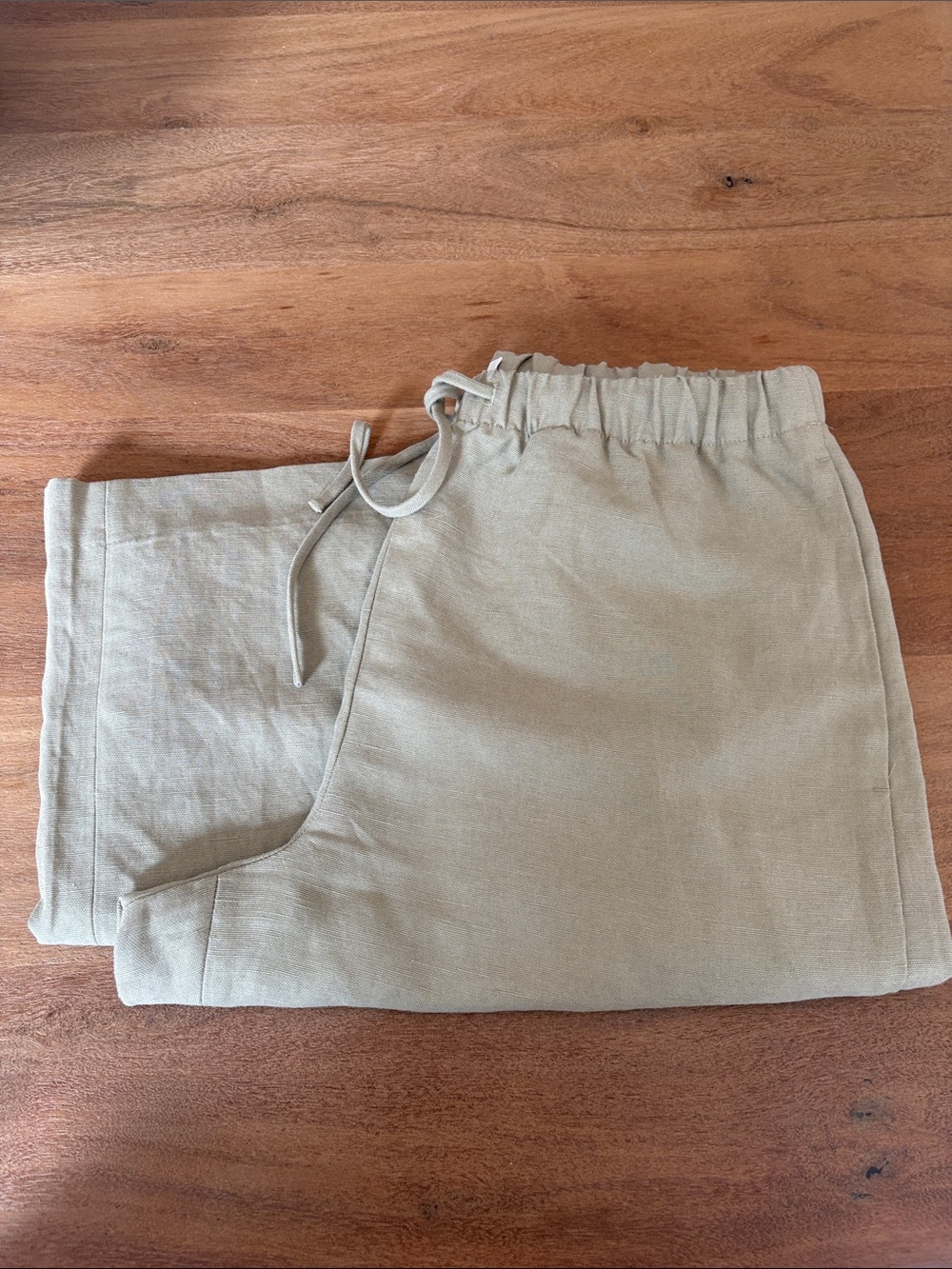 Lodge Linen Pant in Martini Olive - Picture 4 of 6